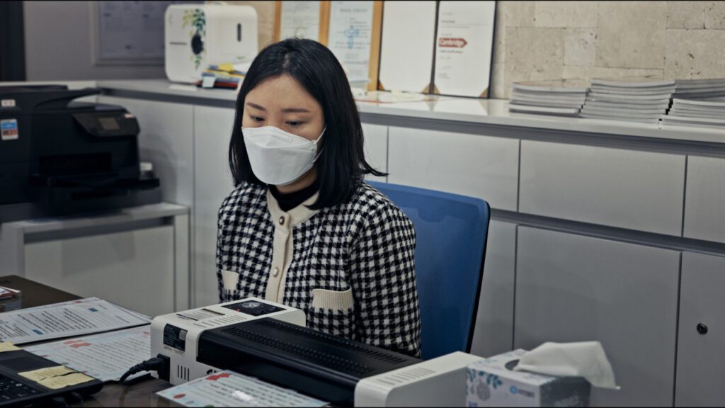 영화 '일과 날' 정보: 개봉일, 줄거리, 수상, 등장인물까지 (2025 다큐멘터리 추천) 9 common 6 6